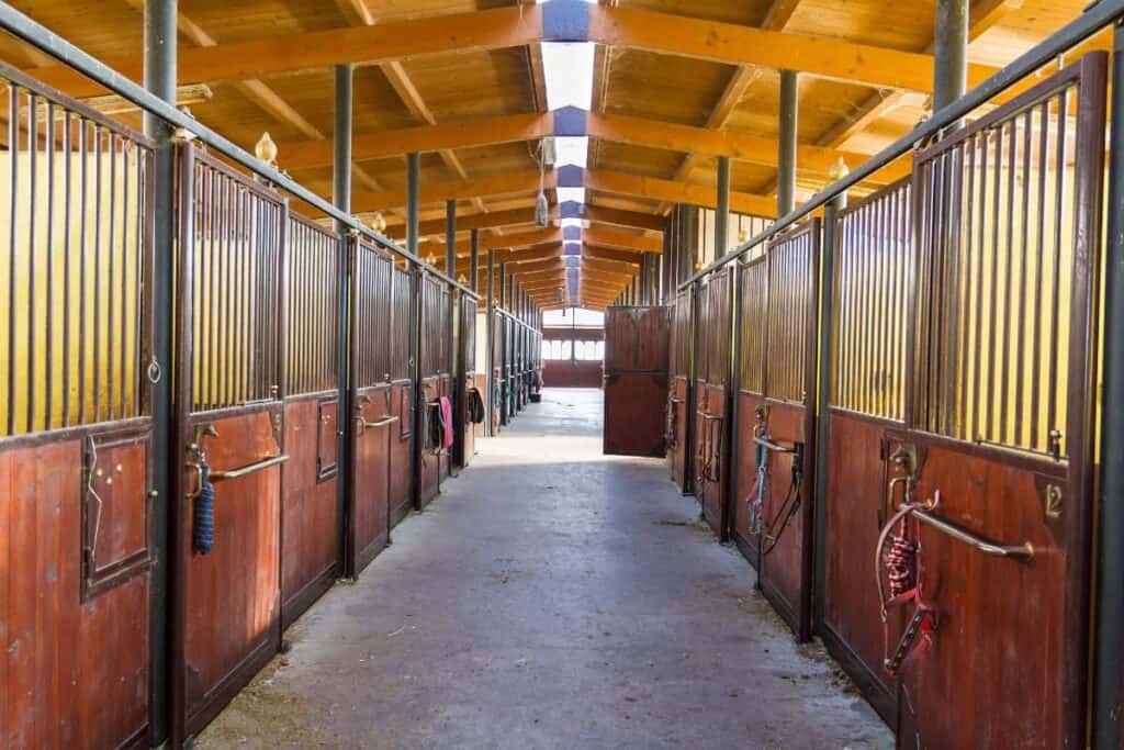 Metalen hekwerken voor stallen