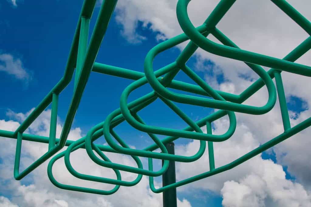 Metalen speeltoestellen voor speeltuinen